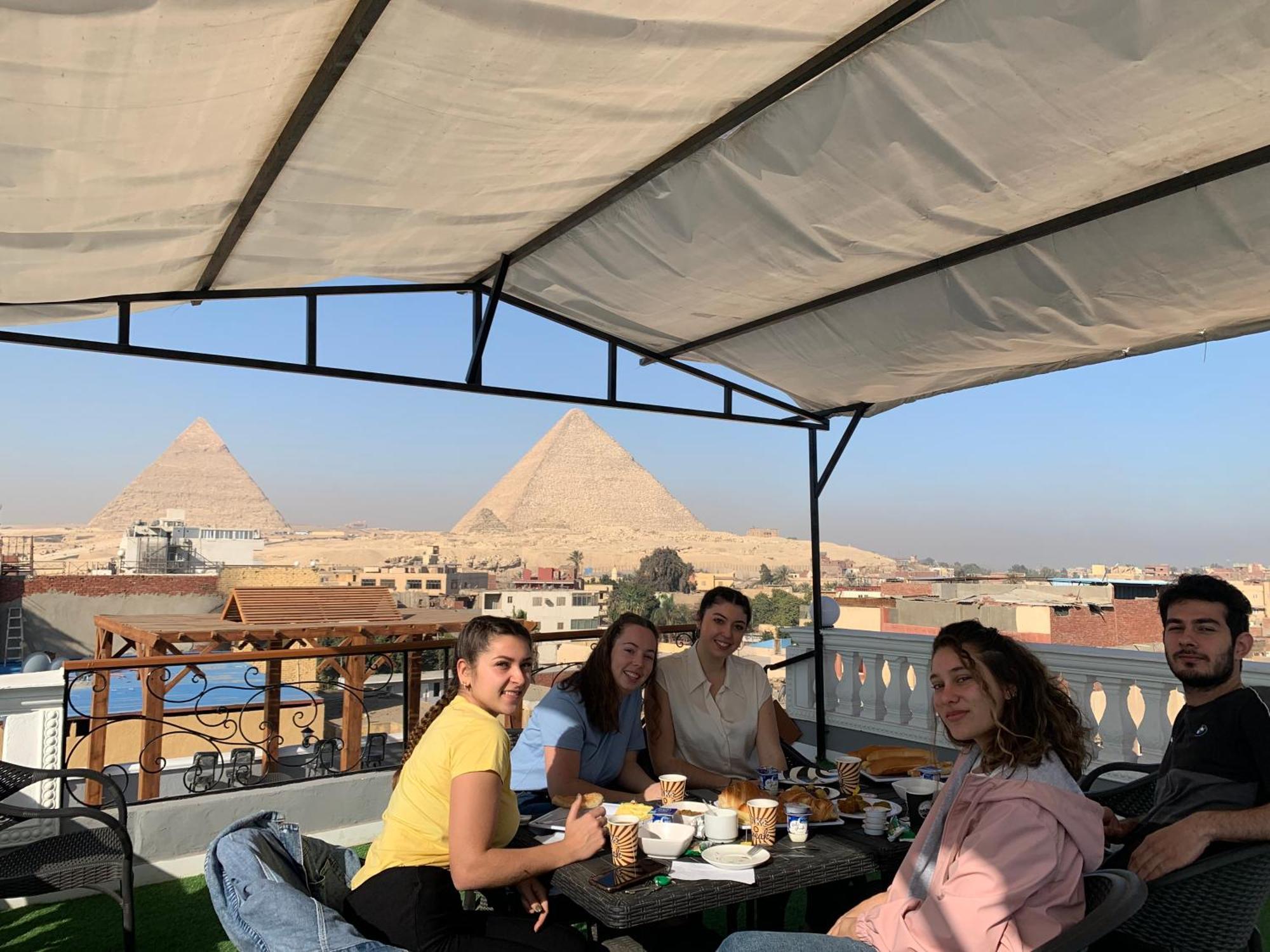 Pyramids Gate Hotel Kafret el-Gabal Exterior photo